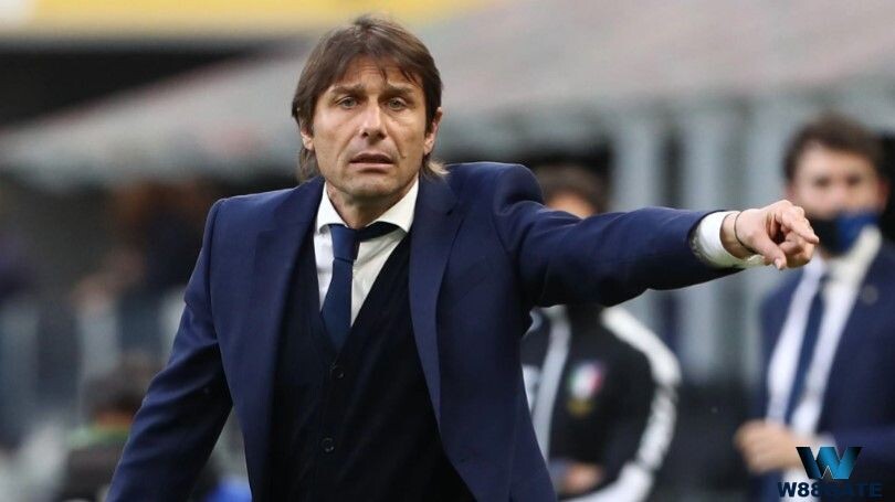 Antonio Conte hiện đang có mức lương 1,29 triệu Euro/tháng tại Tottenham